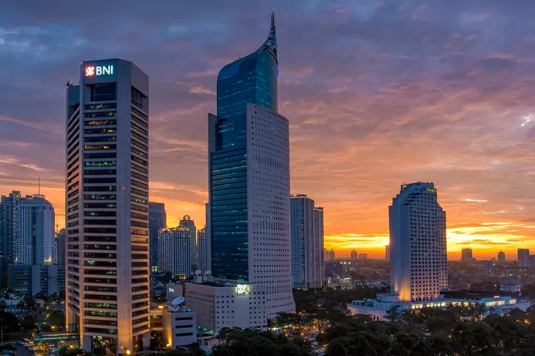 Tentang Bank, Perjalanan Panjang dan Perannya dalam Kehidupan Kita Hari Ini? Cari Tahu Dalam satuHalaman. 1 Gedung Bank BNI di Jakarta